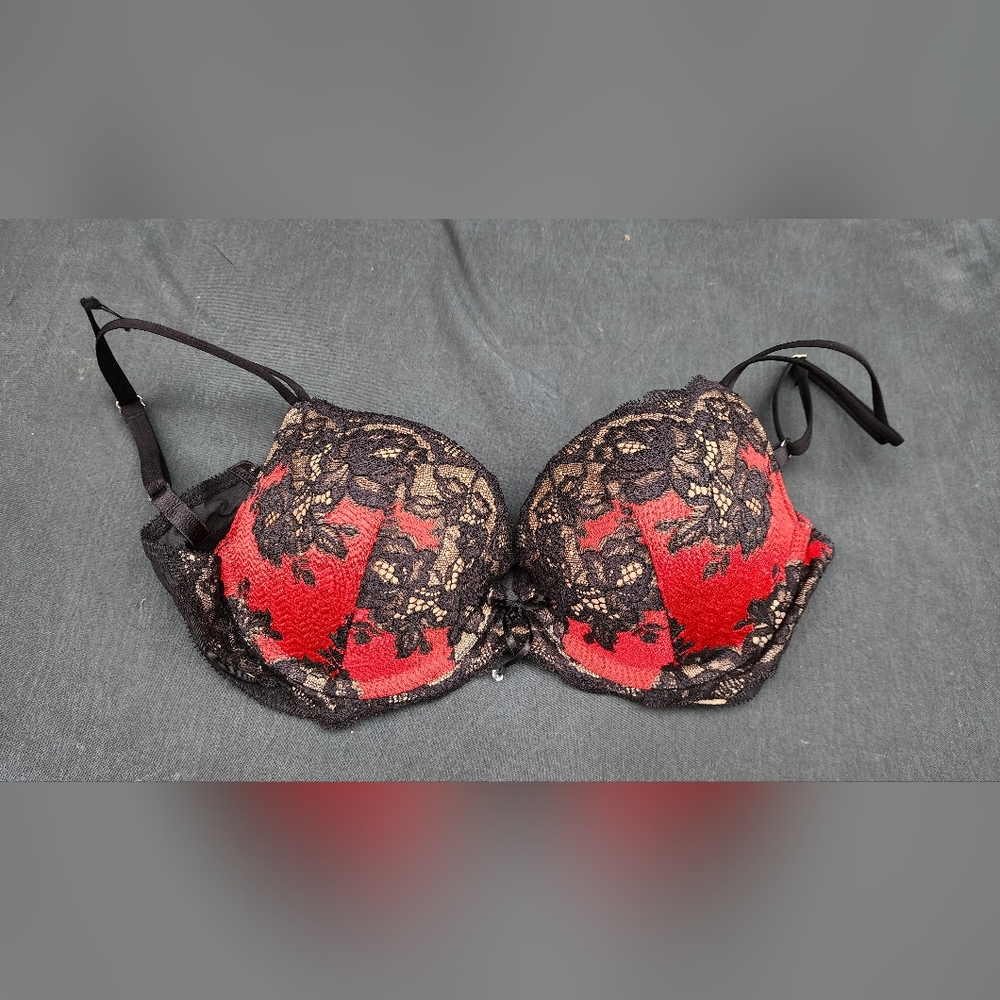 Victoria's Secret 275954-108 Push up Bra 34D